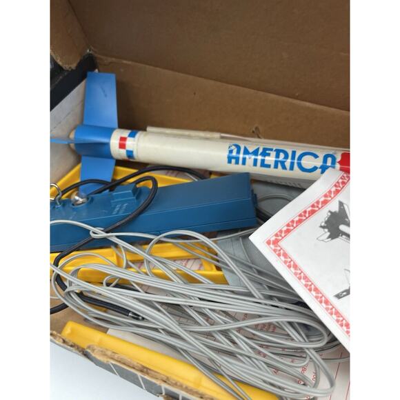 Vintage Estes Flying Model Starter Kit - Picture 9 of 12